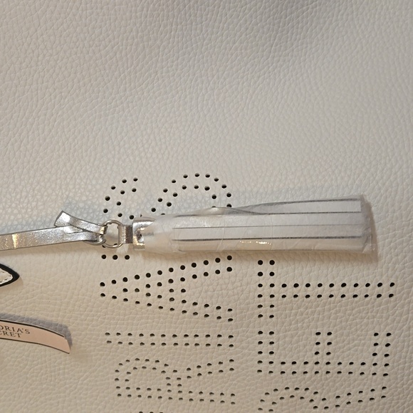 Victoria'e Secret Vegan Leather Tote, NWT - Picture 3 of 8